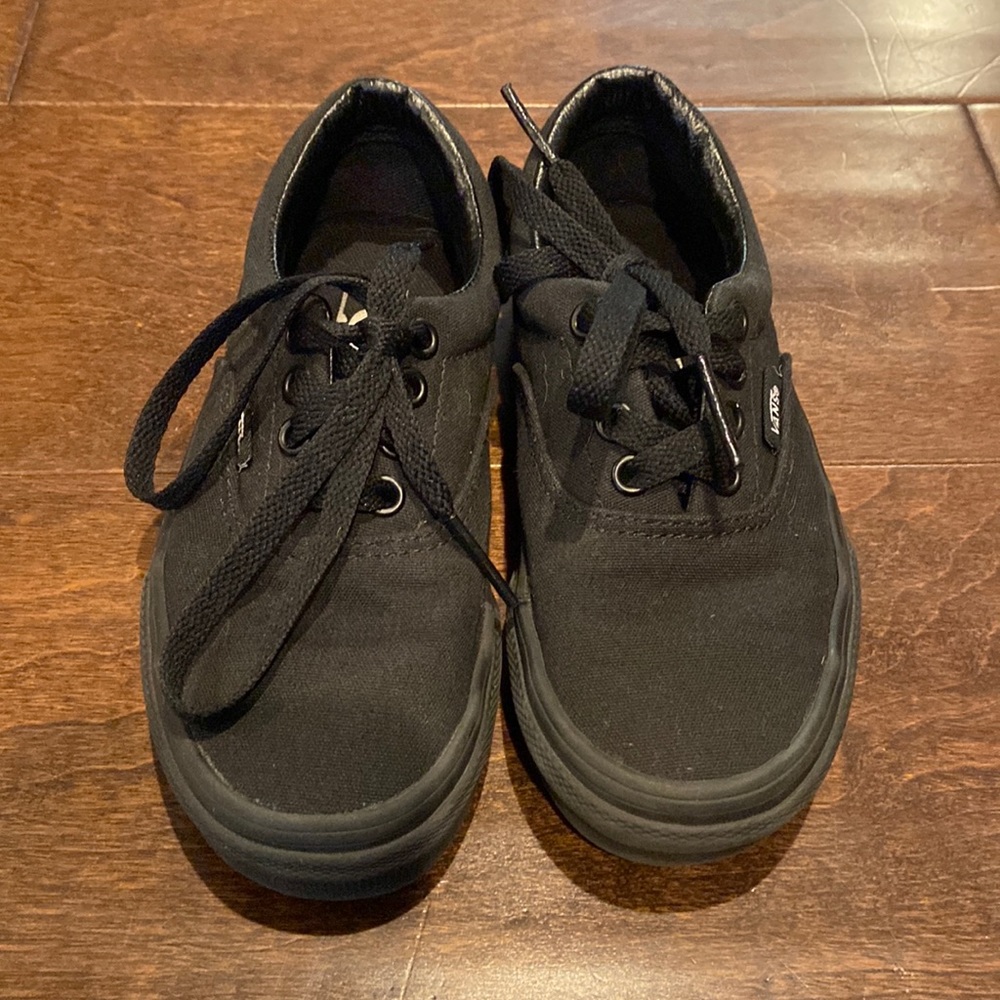Vans for Kids Solid Black Lace-up Sneakers